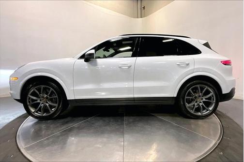 2023 Porsche Cayenne Platinum Edition
