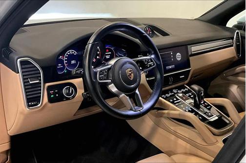 2023 Porsche Cayenne Platinum Edition