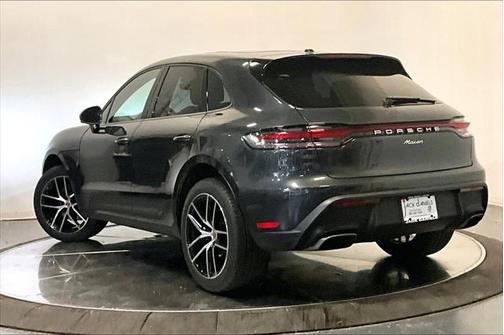 2025 Porsche Macan Base