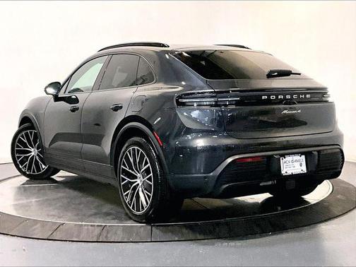 2024 Porsche Macan 4