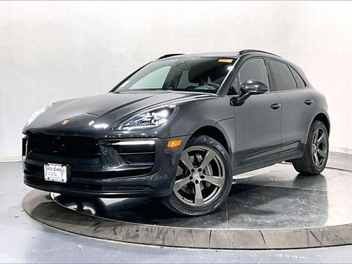 Volcano Grey Metallic 2023 Porsche Macan Macan