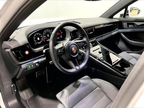 2026 Porsche Panamera 4
