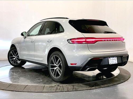 2025 Porsche Macan 