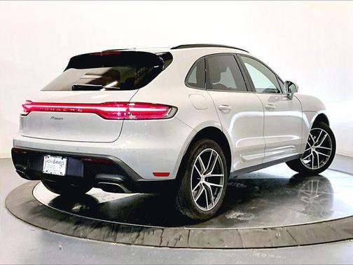 2025 Porsche Macan 