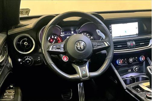 2022 Alfa Romeo Stelvio Quadrifoglio