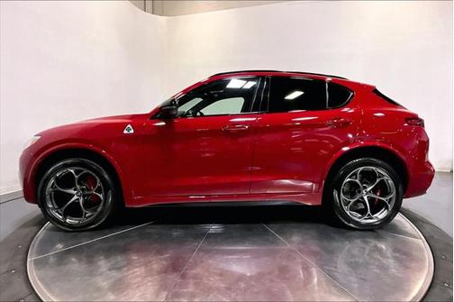 2022 Alfa Romeo Stelvio Quadrifoglio