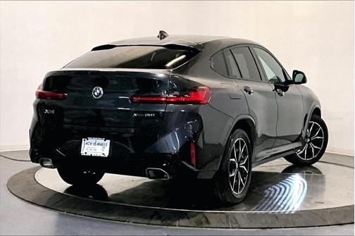 2022 BMW X4 xDrive30i