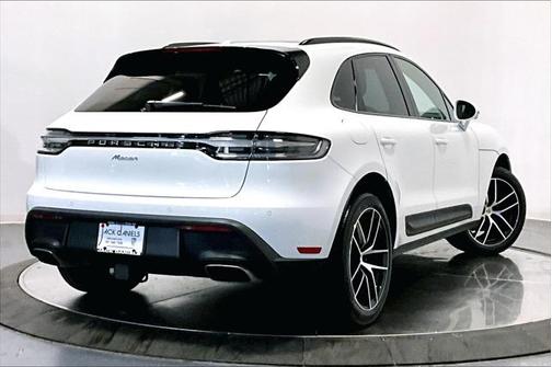 2025 Porsche Macan Base