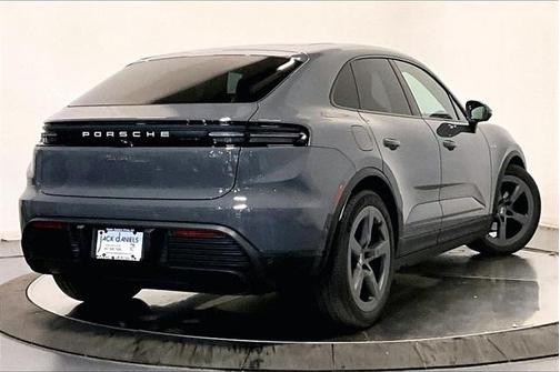2025 Porsche Macan 4
