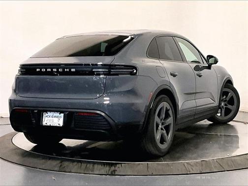 2025 Porsche Macan 4