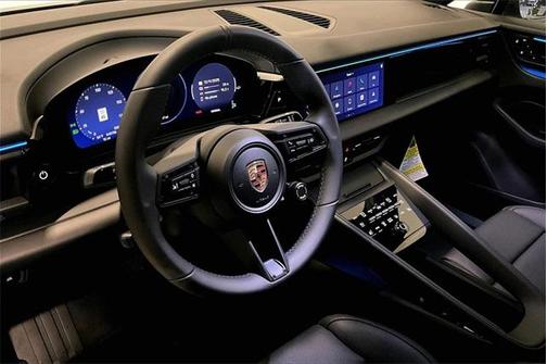 2025 Porsche Macan 4