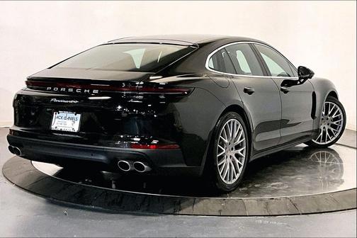2026 Porsche Panamera 4