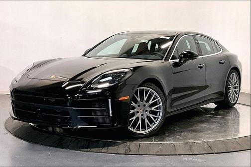 2026 Porsche Panamera 4