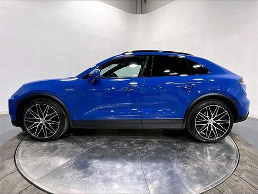 2026 Porsche Macan 4