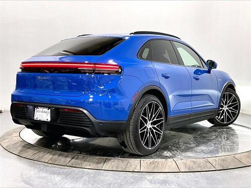 2026 Porsche Macan 4
