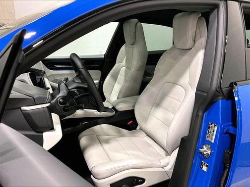 2026 Porsche Macan 4