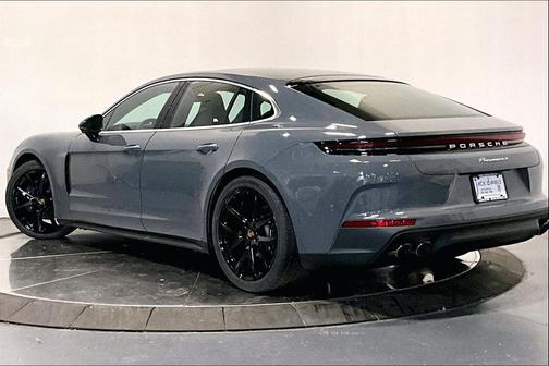 2026 Porsche Panamera 4