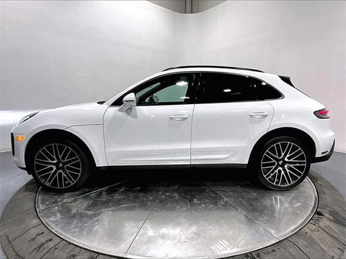 2025 Porsche Macan 
