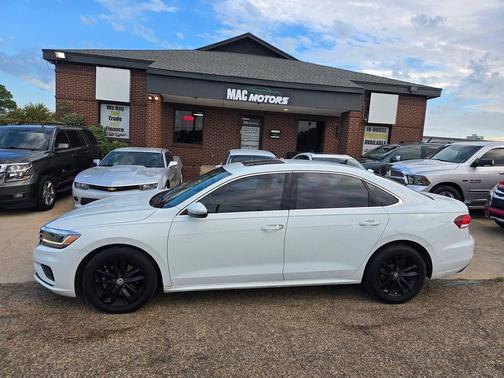 Pure White 2020 Volkswagen Passat 2.0T SE