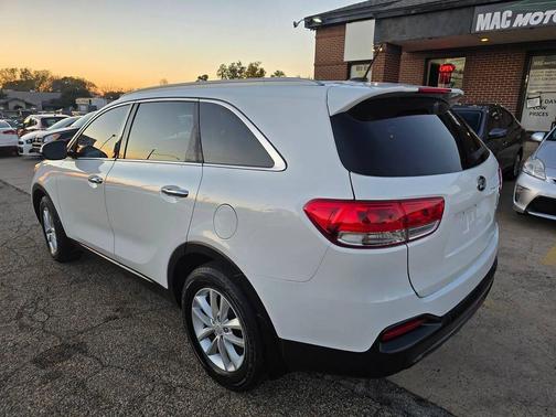 2017 Kia Sorento LX