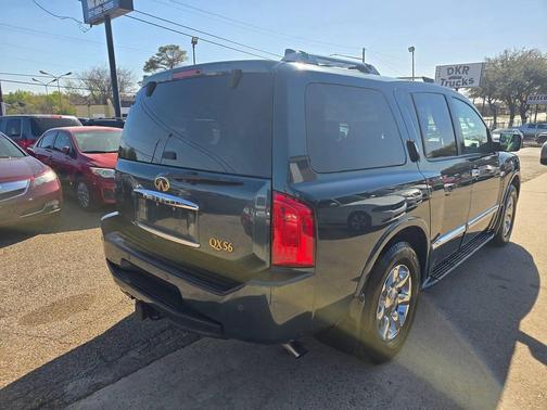2004 INFINITI QX56 Base