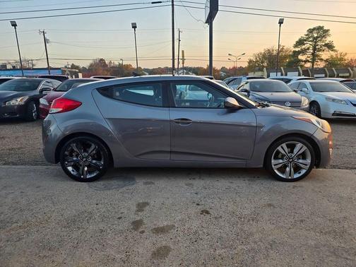 2016 Hyundai Veloster Base