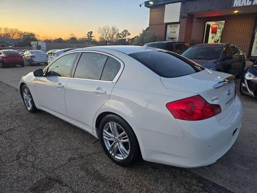 2011 INFINITI G37 Journey