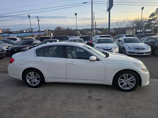 2011 INFINITI G37 Journey