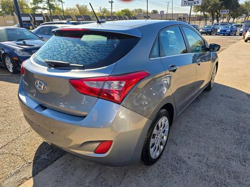 2017 Hyundai Elantra GT Base