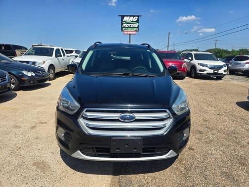 Black 2017 Ford Escape SE
