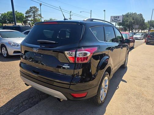 Black 2017 Ford Escape SE