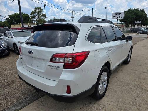 Crystal White Pearl 2016 Subaru Outback 2.5i Premium