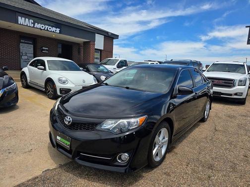 Attitude Black Metallic 2014 Toyota Camry SE