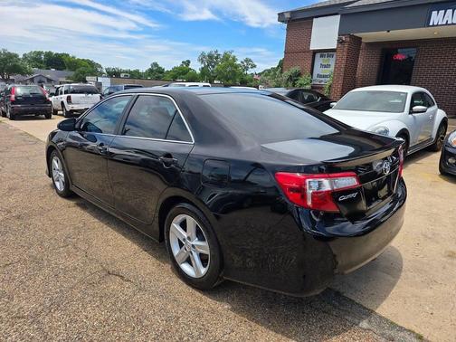 Attitude Black Metallic 2014 Toyota Camry SE