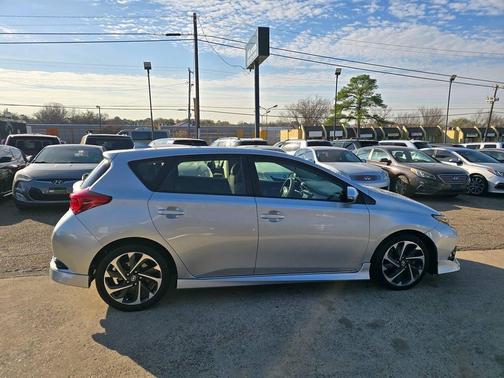 2016 Scion iM Base 4dr Hatchback CVT