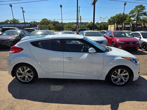2016 Hyundai Veloster Base