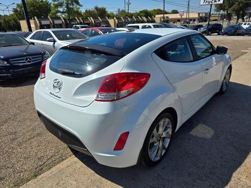 2016 Hyundai Veloster Base