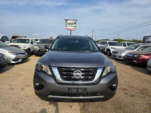 Gun Metallic 2017 Nissan Pathfinder Platinum