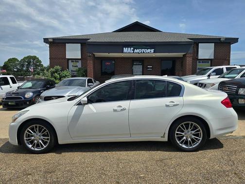 Moonlight White 2011 INFINITI G37 Journey