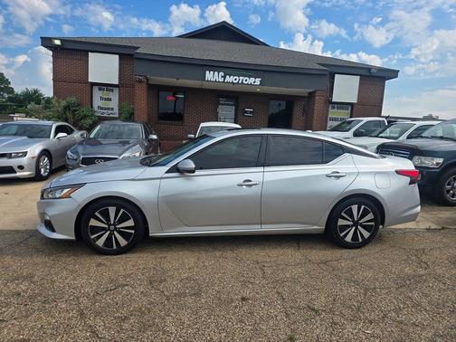 Brilliant Silver Metallic 2019 Nissan Altima 2.5 SL