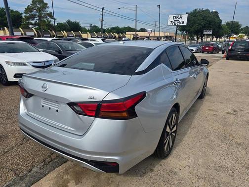Brilliant Silver Metallic 2019 Nissan Altima 2.5 SL