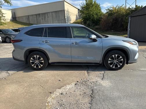 2024 Toyota Highlander Hybrid XLE