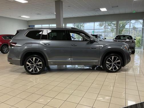 2024 Volkswagen Atlas 2.0T SEL Premium R-Line 4MOTION
