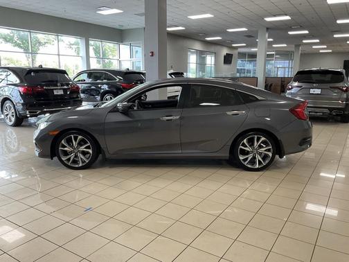2019 Honda Civic Touring