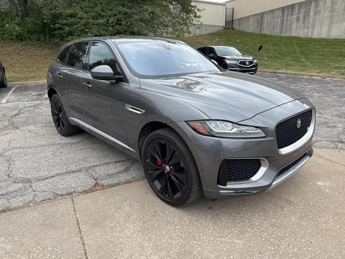2019 Jaguar F-PACE S
