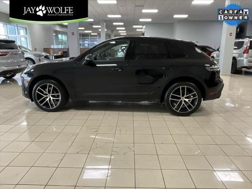2023 Porsche Macan Base