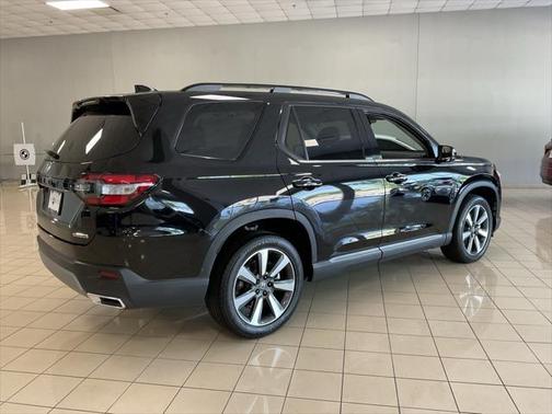 2023 Honda Pilot Touring 8-Passenger