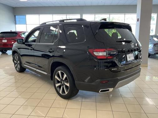 2023 Honda Pilot Touring 8-Passenger