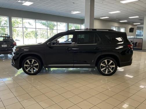 2023 Honda Pilot Touring 8-Passenger