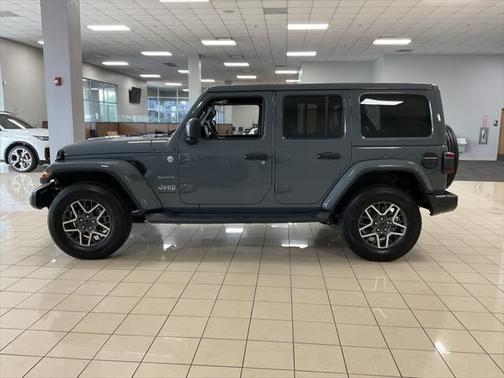 2024 Jeep Wrangler 4-Door Sahara 4x4